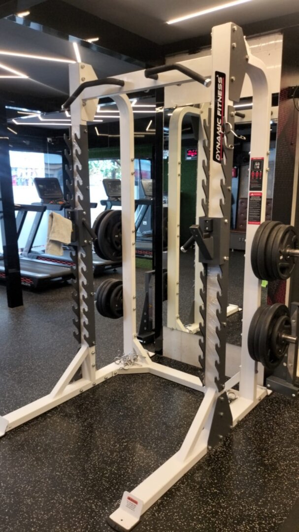 Half rack machine_